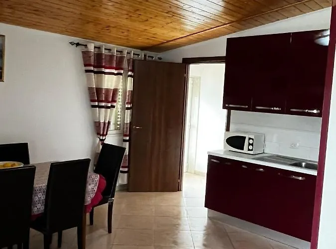 Lägenhet Da Delfo Agnone Bagni