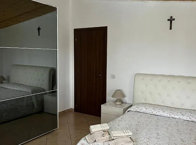 Da Delfo Lägenhet Agnone Bagni