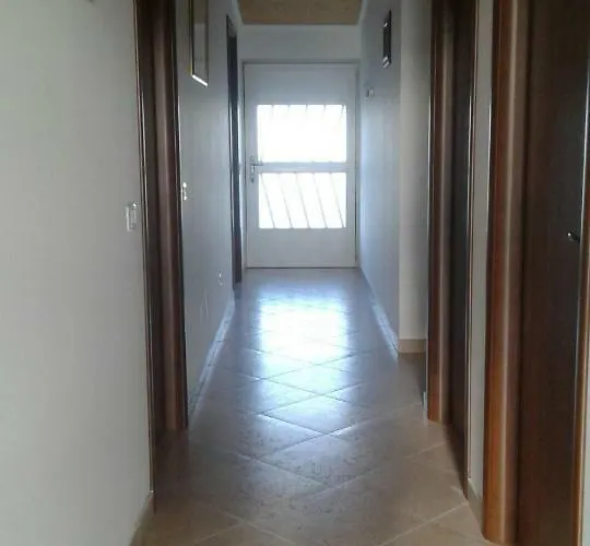 Lägenhet Da Delfo Agnone Bagni