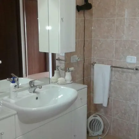 Da Delfo Διαμέρισμα Agnone Bagni