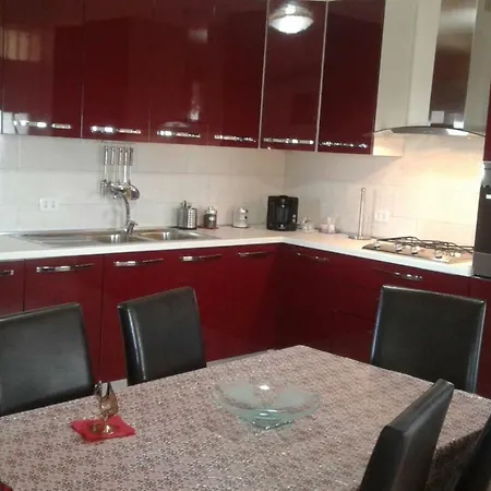 Da Delfo Διαμέρισμα Agnone Bagni